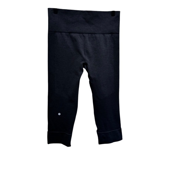 Lululemon Seamlessly Street Seamless Crop Legging Grey Black Size 6 - Picture 2 of 11